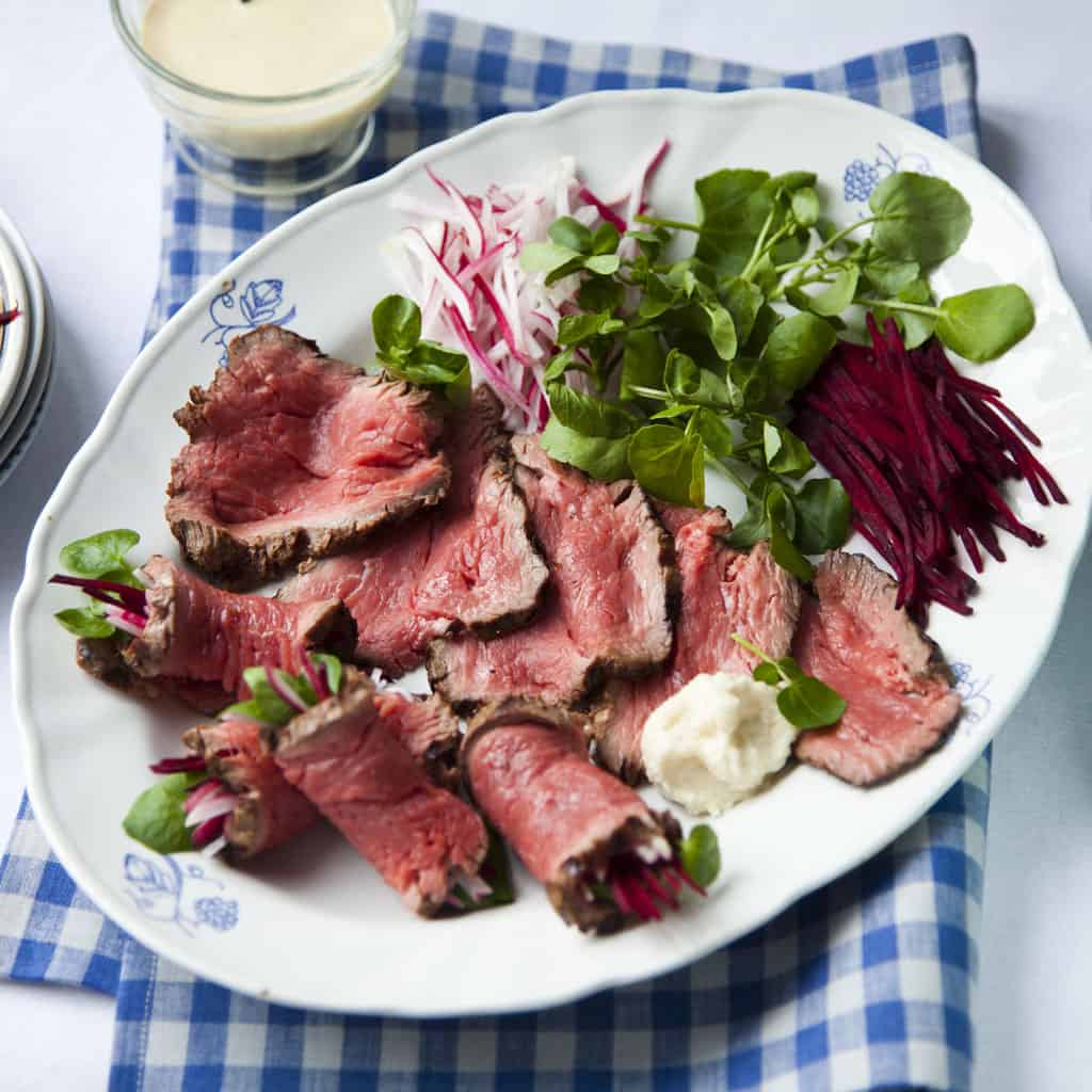 Style seared beef rolls with lemon aioli